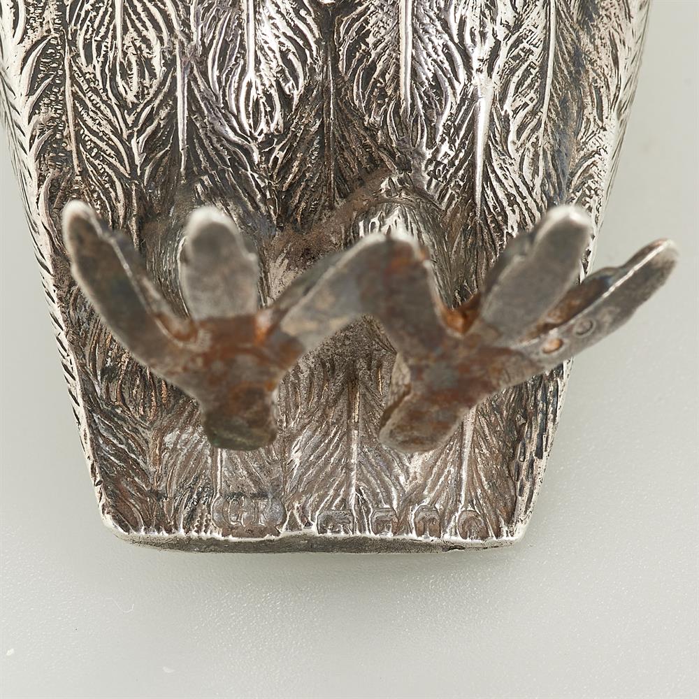 A VICTORIAN SILVER NOVELTY OWL PEPPERETE BY GEORGE FOX - Image 2 of 2