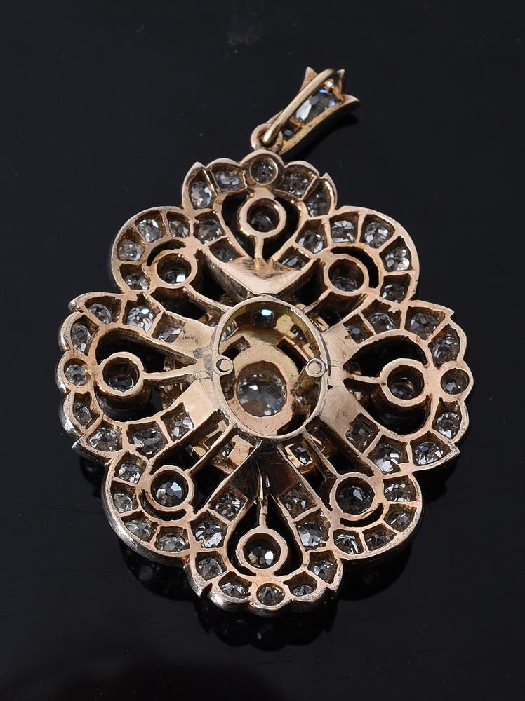 A LATE VICTORIAN DIAMOND CARTOUCHE BROOCH - Image 2 of 2