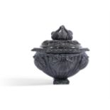 A GRAND TOUR CARVED SERPENTINE MARBLE LIDDED VASE OR INKWELL, IN THE 16TH CENTURY VENETIAN MANNER