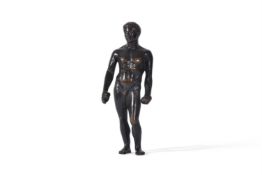 A BRONZE MODEL OF AN ATHLETE, 17TH/18TH CENTURY