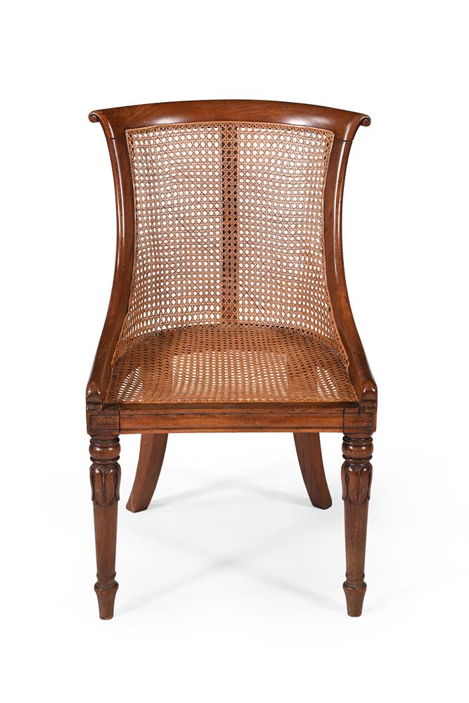 A REGENCY BEECH 'CURRICLE' LIBRARY ARMCHAIR, ATTRIBUTED TO GILLOWS, CIRCA 1815 - Image 2 of 4