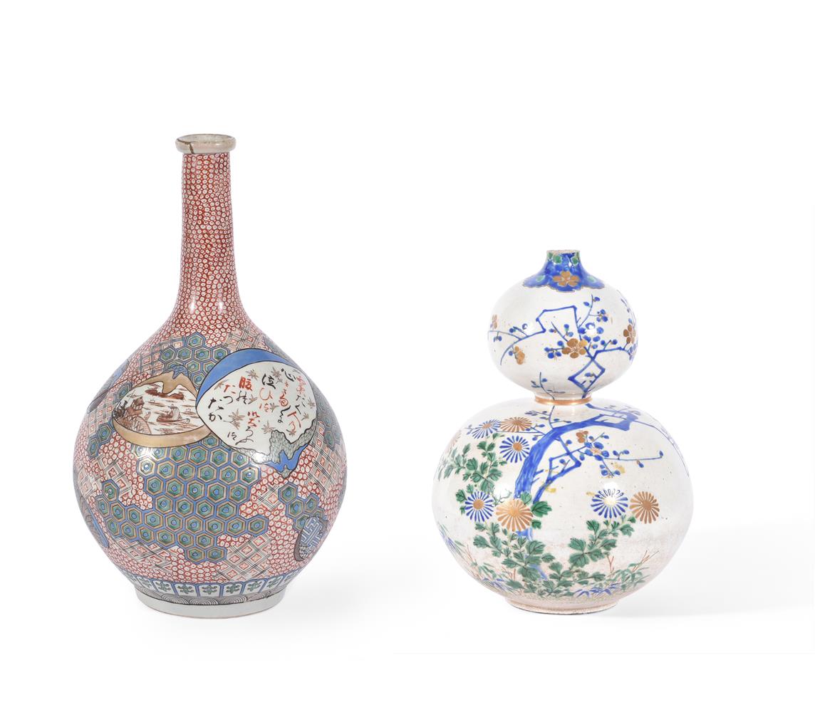 A JAPANESE PORCELAIN BOTTLE VASE MEIJI-TAISHO PERIOD