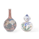 A JAPANESE PORCELAIN BOTTLE VASE MEIJI-TAISHO PERIOD