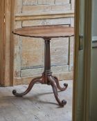 AN EARLY GEORGE III MAHOGANY 'PIE CRUST' TRIPOD TABLE, IN THE MANNER OF THOMAS CHIPPENDALE