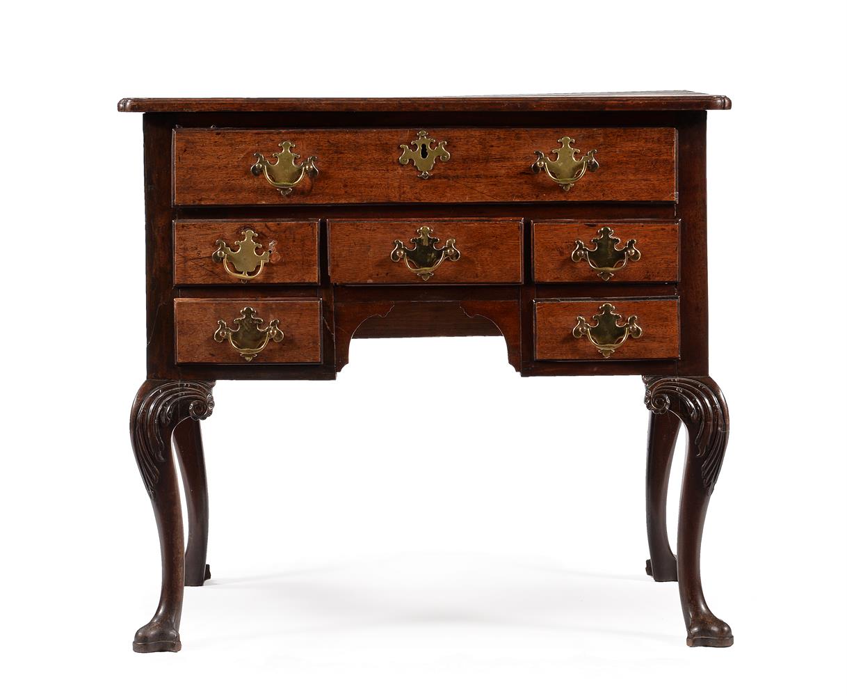 AN AMERICAN MAHOGANY SIDE OR 'DRESSING' TABLE,CIRCA 1760