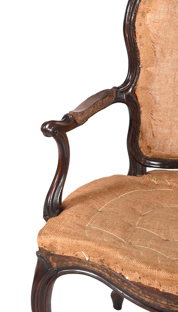 A GEORGE III MAHOGANY OPEN ARMCHAIR IN THE MANNER OF GEORGE HEPPLEWHITE, CIRCA 1775 - Image 3 of 4