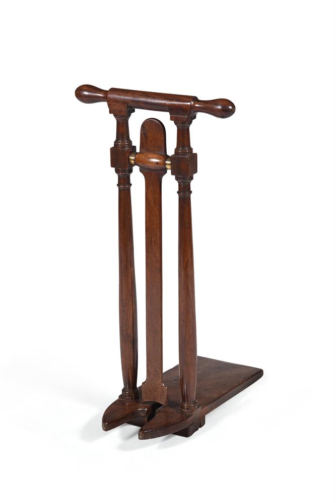 A MAHOGANY AND BRASS MOUNTED BOOT JACK, SECOND HALF 18TH CENTURY