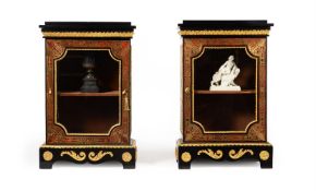 Y A PAIR OF VICTORIAN EBONISED, TORTOISESHELL, BRASS MARQUETRY AND ORMOLU MOUNTED SIDE CABINETS