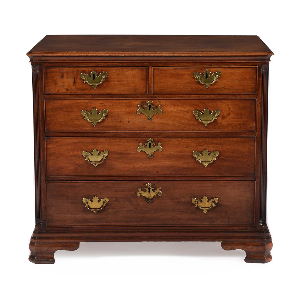 A GEORGE III MAHOGANY CHEST OF DRAWERS, CIRCA 1770