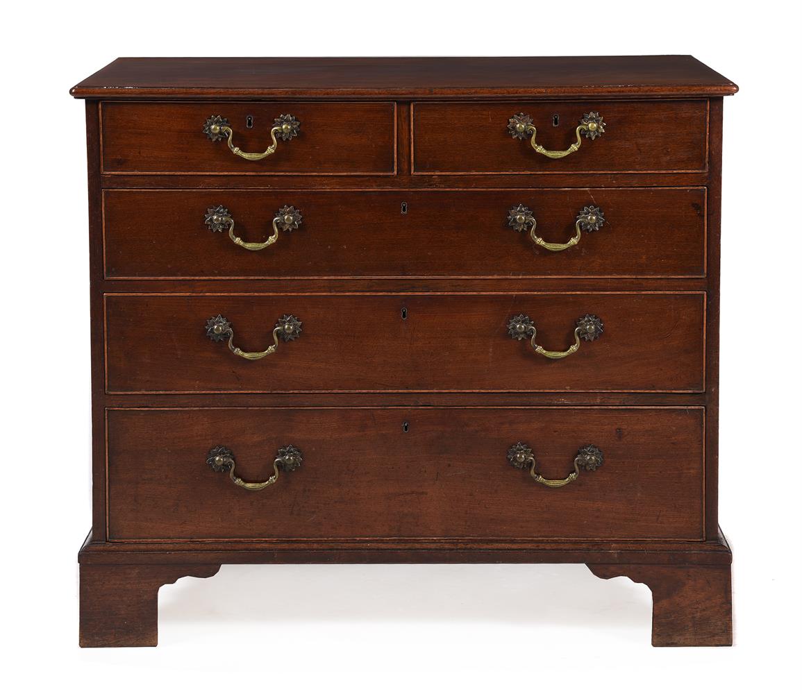 A GEORGE III MAHOGANY CHEST OF DRAWERS, CIRCA 1780