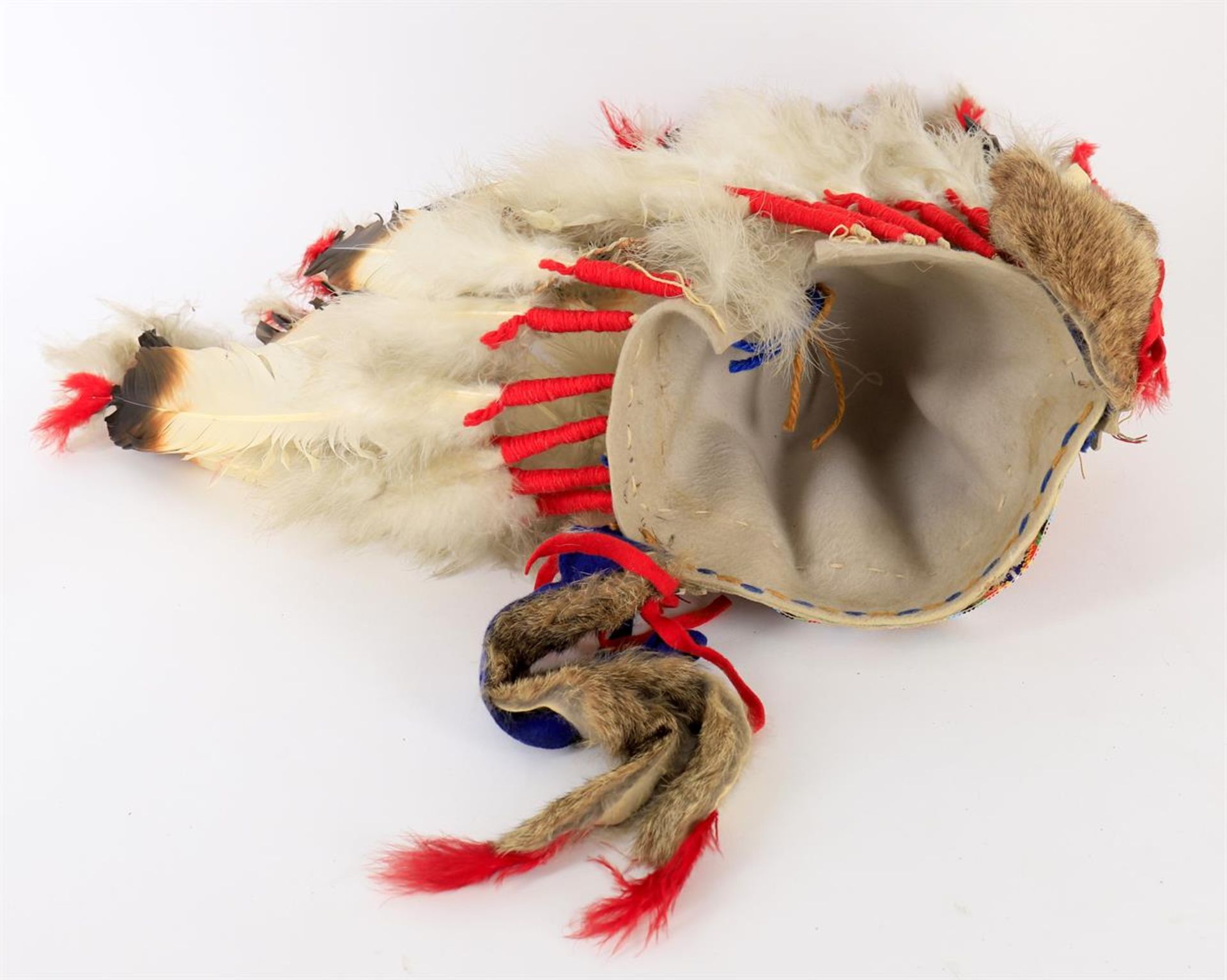 An Indian headdress or war bonnet - Bild 3 aus 4