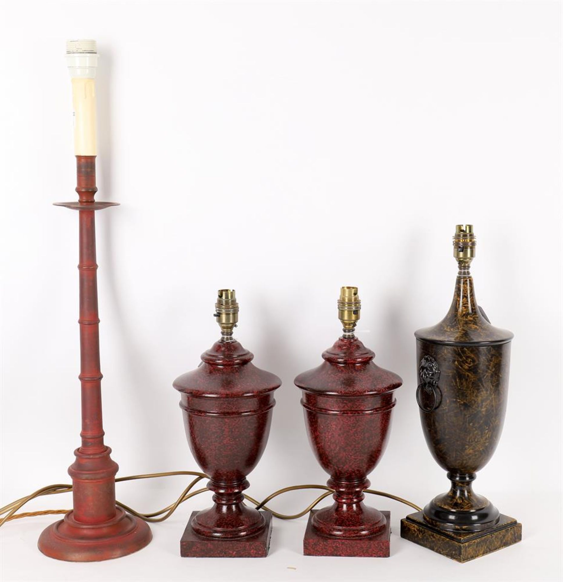 A group of various table lamps in the manner of 19th century toleware - Image 3 of 6