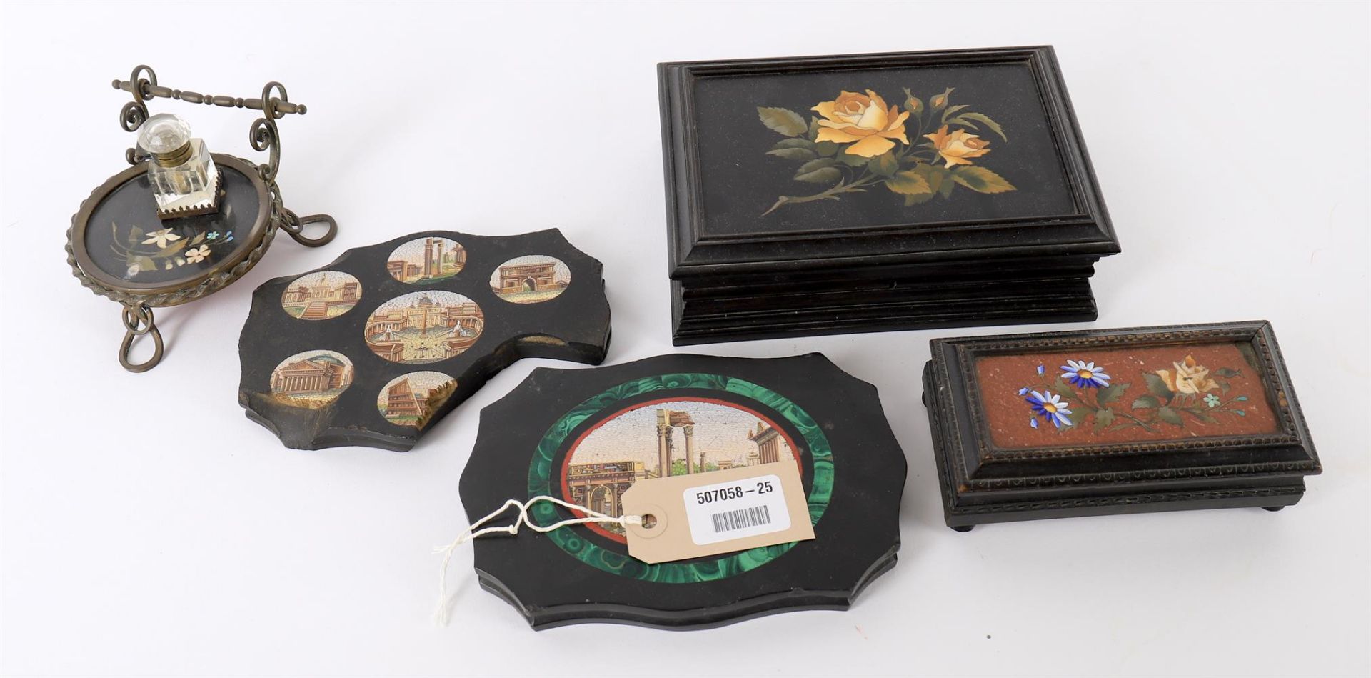 A selection of micromosaic and Pietra Dura 'Grand Tour' items to include 19th century paperweight - Bild 3 aus 3