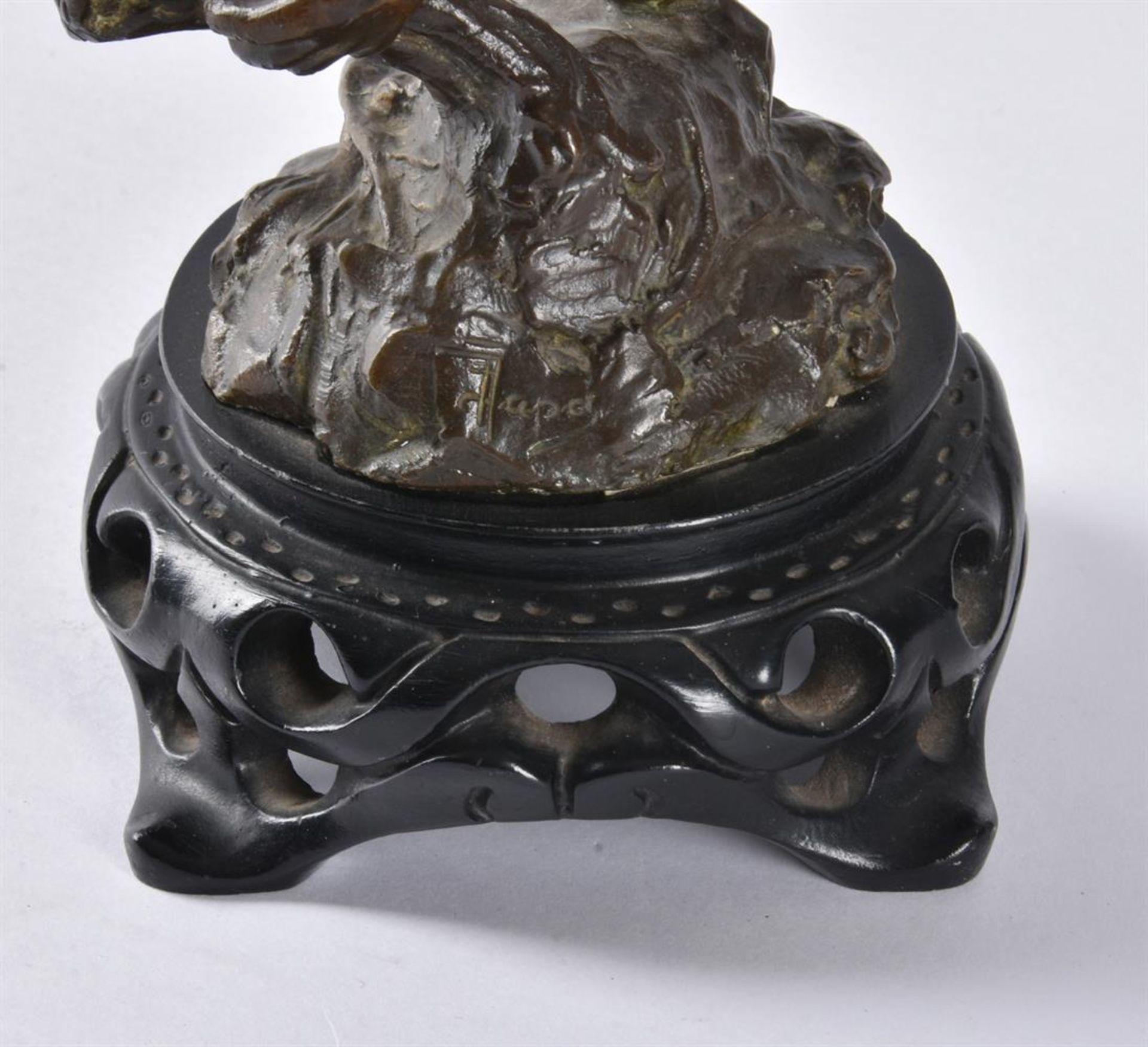 A bronze figure of a great ape with club - Image 4 of 4