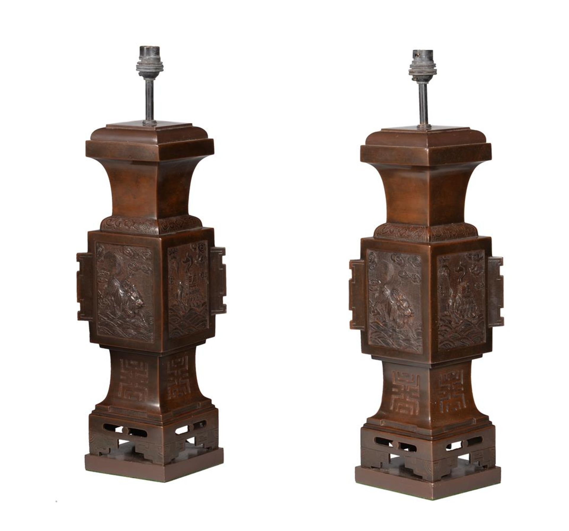 A pair of bronzed metal lamps - Image 2 of 6