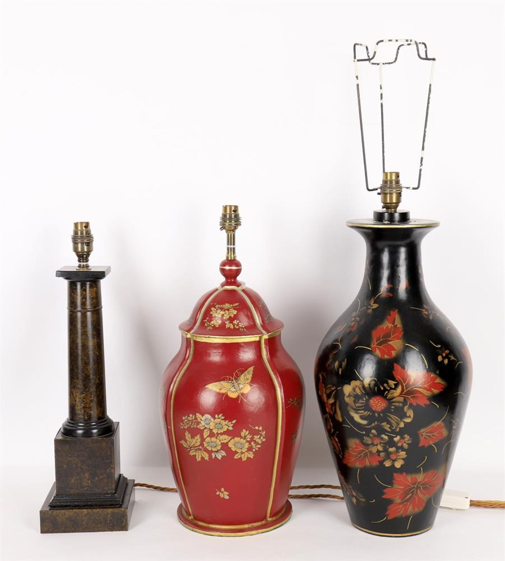 A group of various table lamps in the manner of 19th century toleware - Image 5 of 6