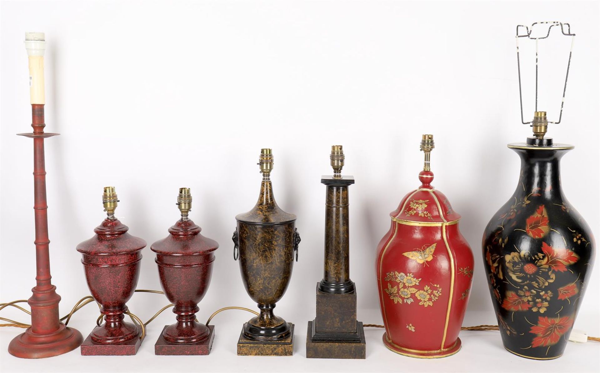 A group of various table lamps in the manner of 19th century toleware - Image 6 of 6
