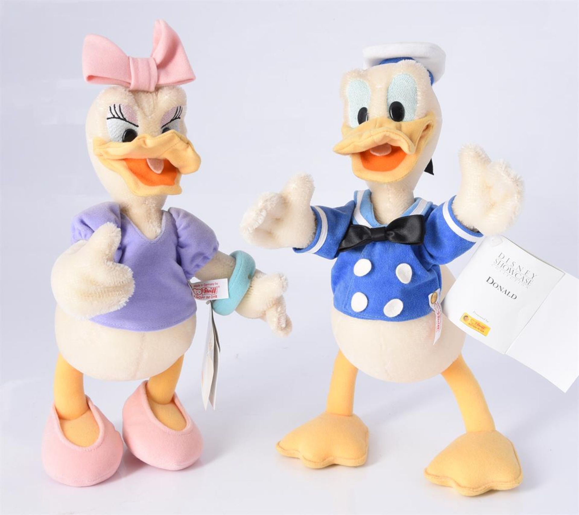 STEIFF, DONALD AND DAISY, 00675 and 01421, DISNEY SHOWCASE COLLECTION, CIRCA 2001