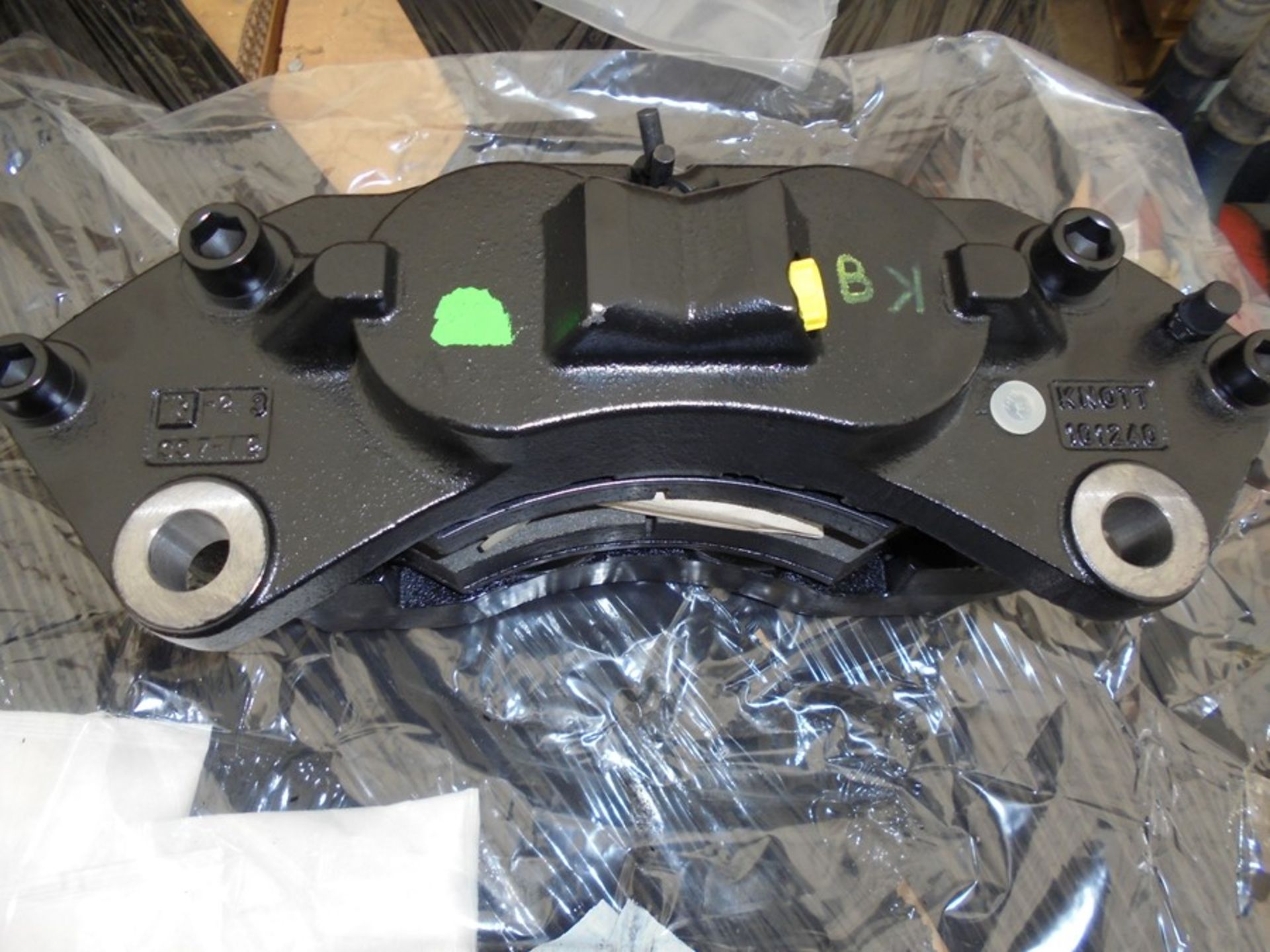 New truck brake calipers p/n 40001512-SL. - Image 3 of 6