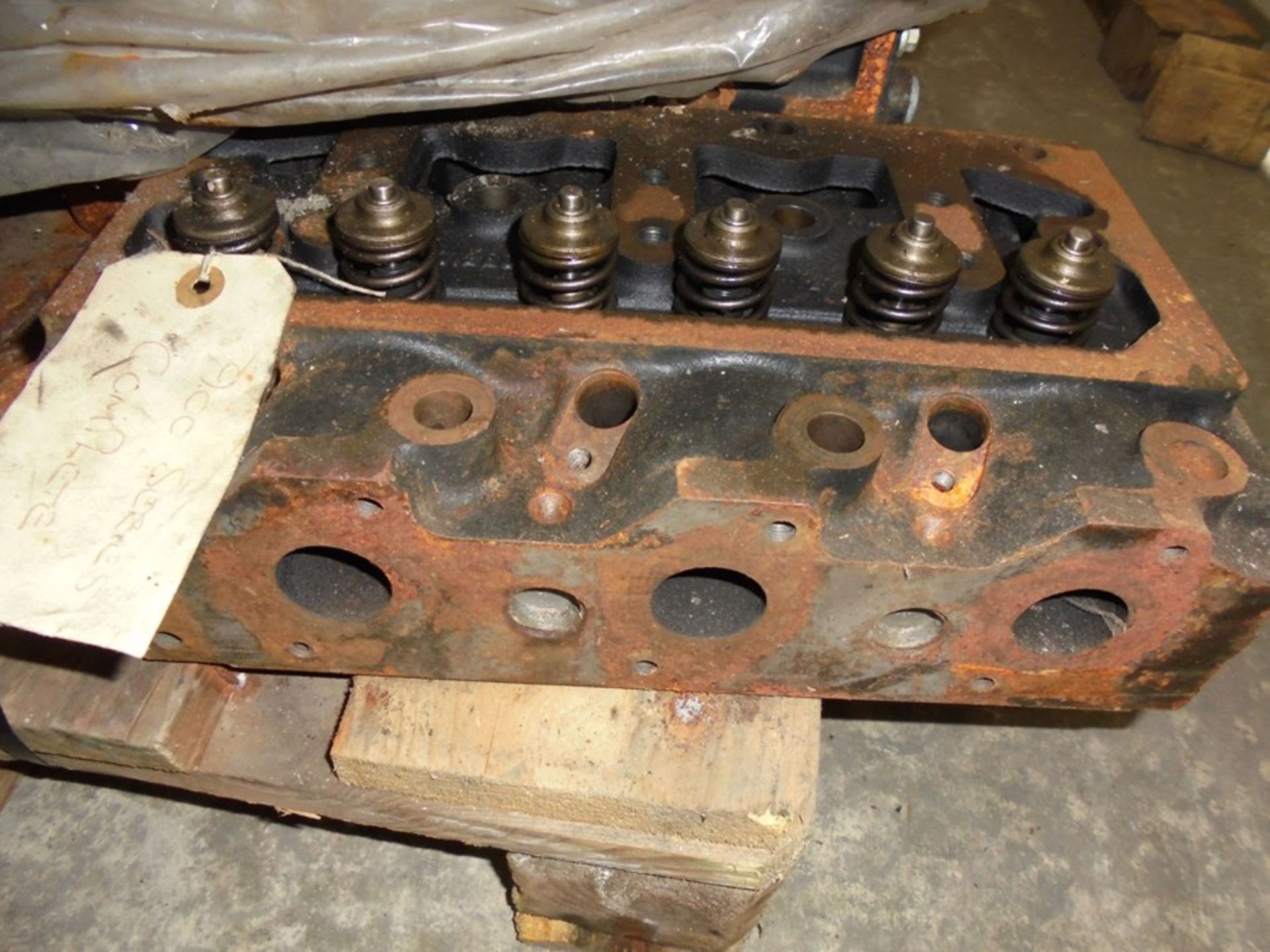 Perkins 6354 new cylinder heads, no valves, some rusty. - Image 3 of 3