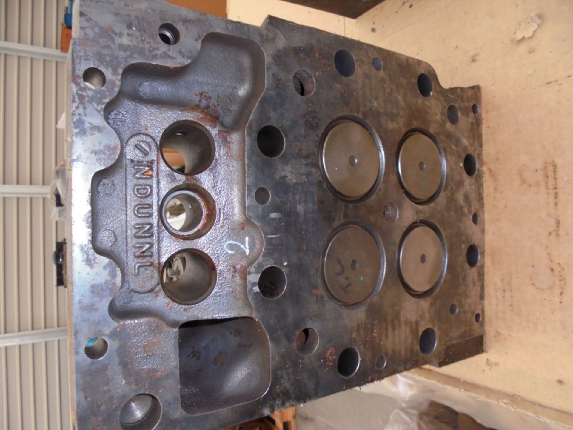 8 x used Caterpillar 3516 cylinder heads, part numbers 205-1560 and 20R3547 (mostly without - Image 5 of 6