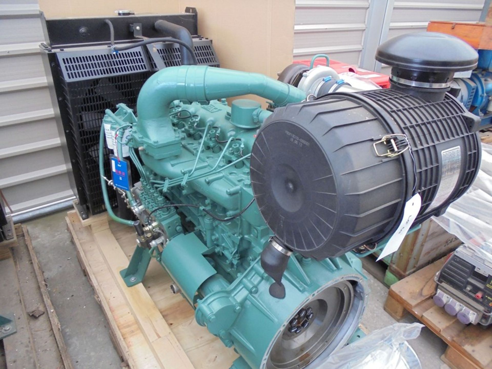 New FAWDE/Wuxi 6 cylinder engine CA6DF20-14D engine with radiator and air cleaner assy, 110kw@ - Image 3 of 6