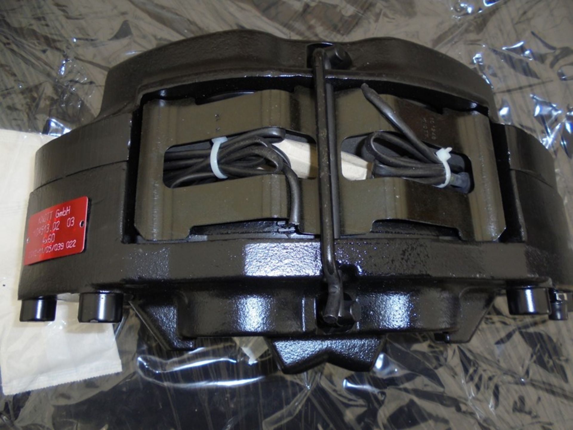 New truck brake calipers p/n 40001512-SL. - Image 2 of 6