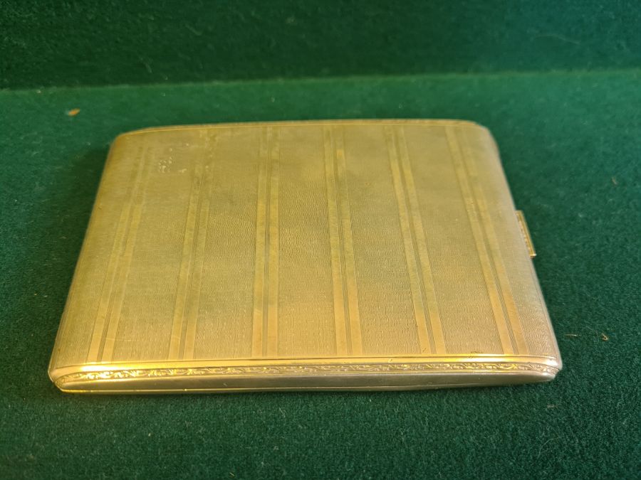 High quality engine turned cigarette case with gilt interior for Selfridges, London, 128g.