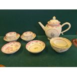 Chinese export porcelain teapot, tea bowls and saucers and similar porcelain.
