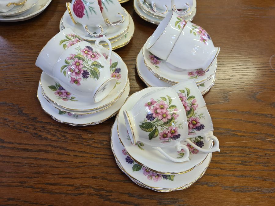 Gilt decorated porcelain tete a tete teaset and 2 gilt floral teasets. - Image 3 of 5