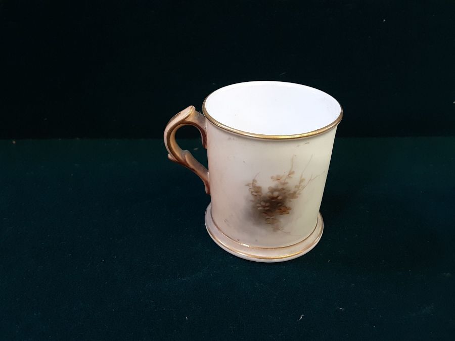 Small Worcester tankard Ann Hathaways cottage standing 2.25" and a Royal Worcester floral - Image 3 of 5