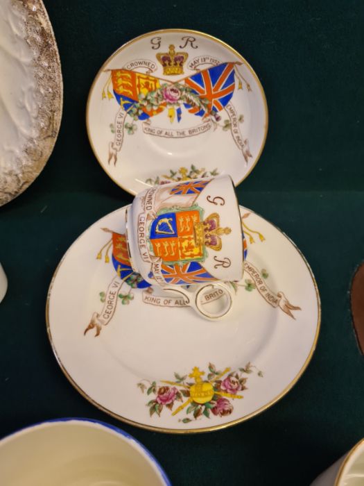 Collection of Victorian and later Royal commemorative wares to include plates, cups, saucers, etched - Image 8 of 8