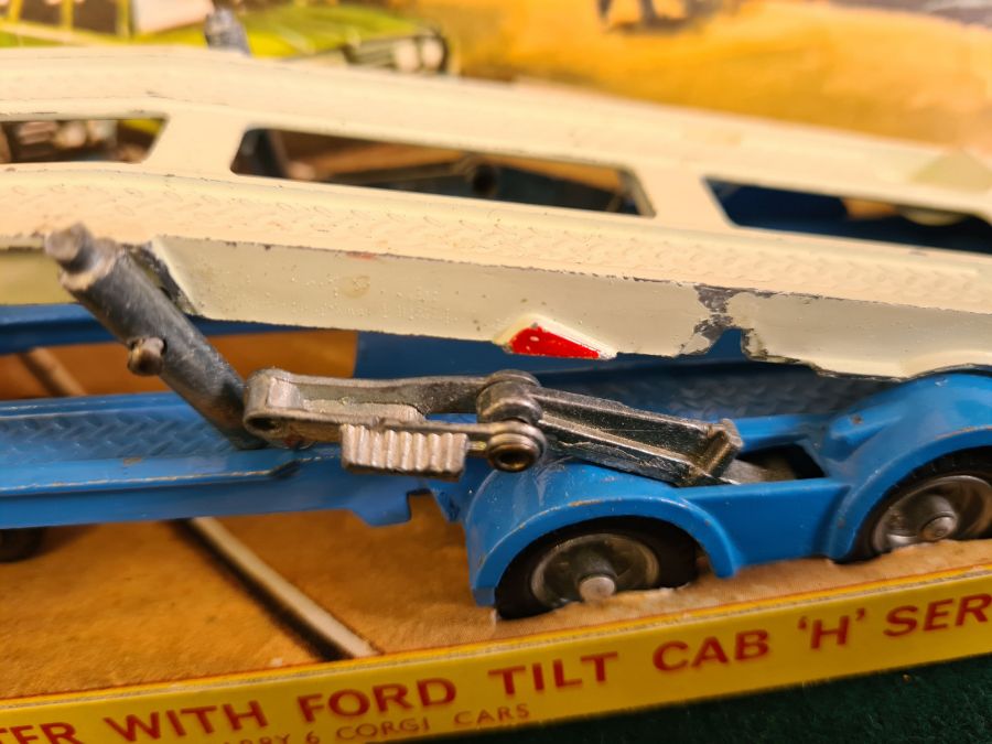 Corgi Major car transporter with Ford tilt cab 'H' series tractor (trailer has damage). - Image 2 of 5