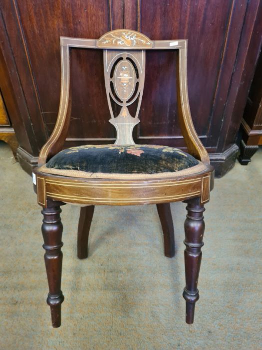 Victorian rosewood occasional chair with circular velvet floral embroidered seat with boxwood and - Image 4 of 4