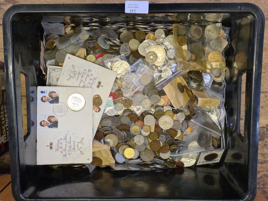 Approx 30kg of mixed English, European and world copper and cupro nickel coinage.