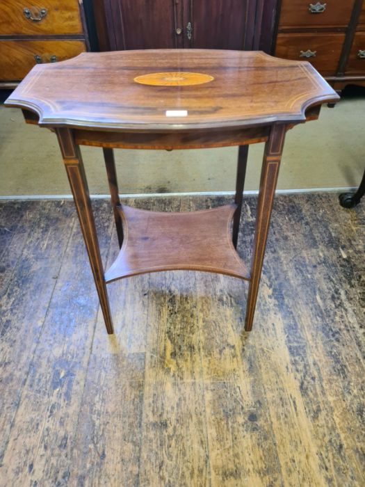 Edwardian mahogany shaped top 2 tier occasional table with boxwood crossbanding and string inlays - Image 2 of 4