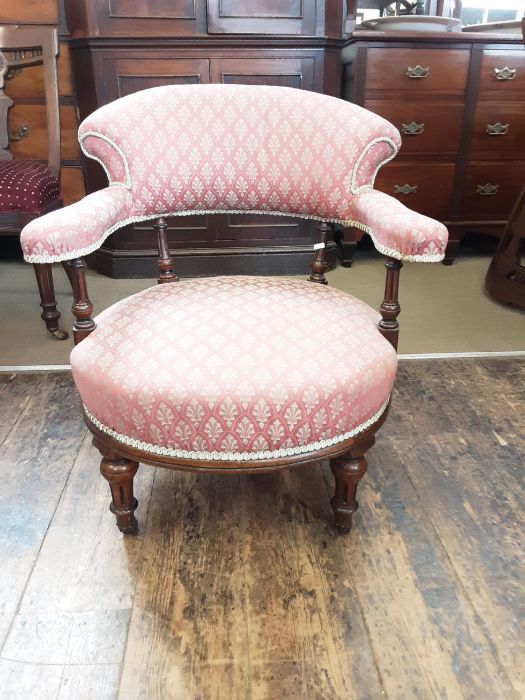 Edwardian walnut tub chair with turned and reeded supports and front legs. - Image 3 of 4