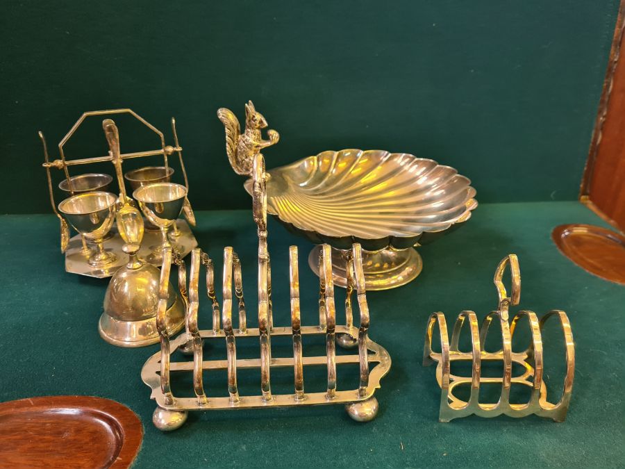 Assorted plated wares to include Unity plate salver, Alfa plate squirrel nut bowl, Walker & Hall - Image 2 of 6