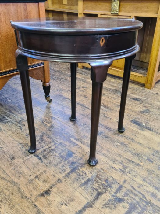 Small Georgian half round foldover gate leg occasional table with storage compartment on Queen Ann - Image 3 of 4