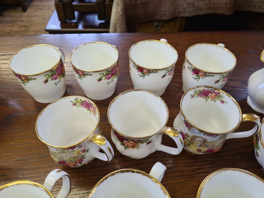 Assorted Royal Albert Old Country Roses to include 4 tall coffee mugs, 4 short coffee mugs, 3 coffee - Image 2 of 3