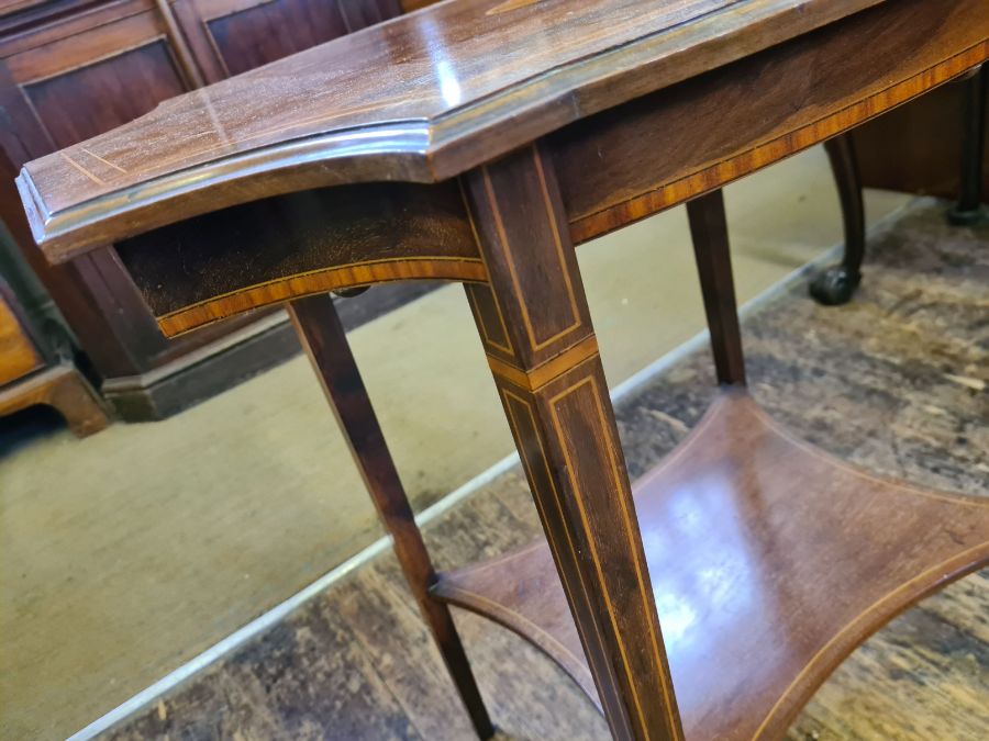 Edwardian mahogany shaped top 2 tier occasional table with boxwood crossbanding and string inlays - Image 4 of 4