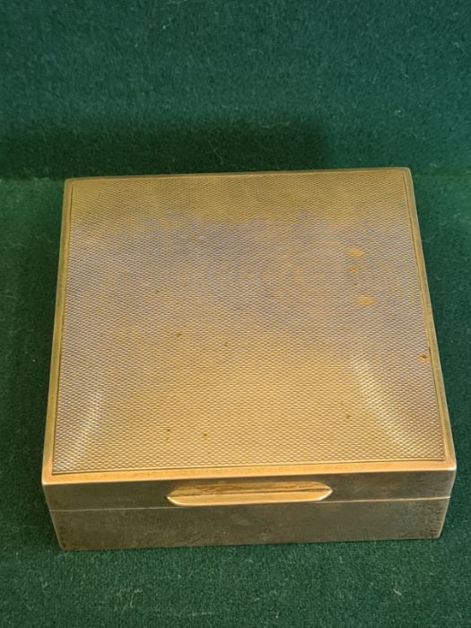 Silver engine turned table cigarette box, 85mm square, 35mm tall, London 1938. - Image 2 of 4