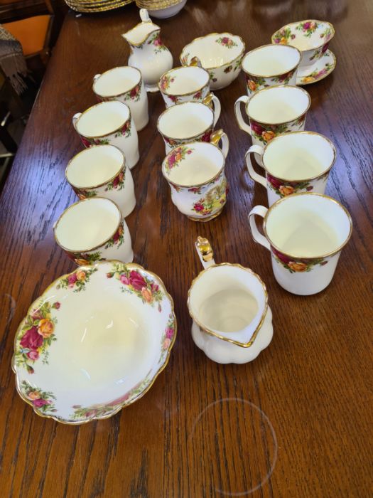 Assorted Royal Albert Old Country Roses to include 4 tall coffee mugs, 4 short coffee mugs, 3 coffee - Image 3 of 3