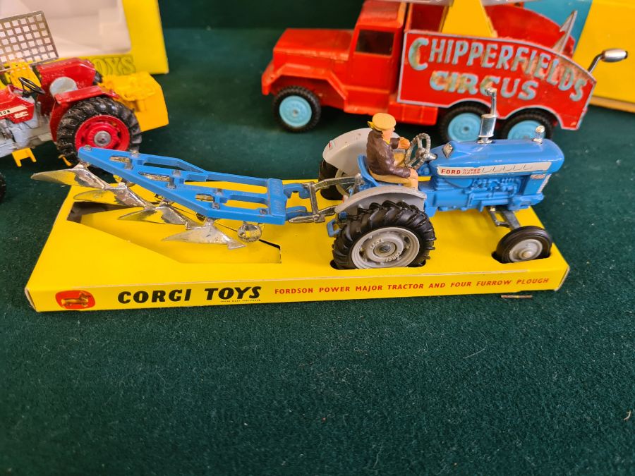 Corgi Major No. 1121 Chipperfields Circus crane truck, a Corgi gift set No. 13 Fordson Power Major - Image 5 of 7