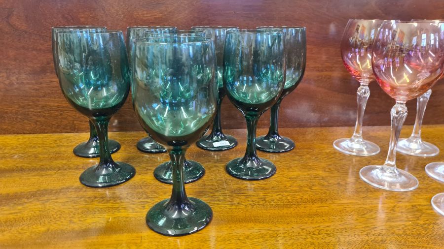 Set of 8 smoked green wine glasses and 5 pink glasses. - Image 2 of 4