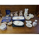 Cased Royal Worcester pie riser, boxed Coalport and Minton trays, Masons Mandalay jugs and Aynsley