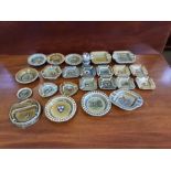 Tray lot of assorted Wade Irish porcelain, 24 pieces, pin dishes, ash trays, pipe stands and table