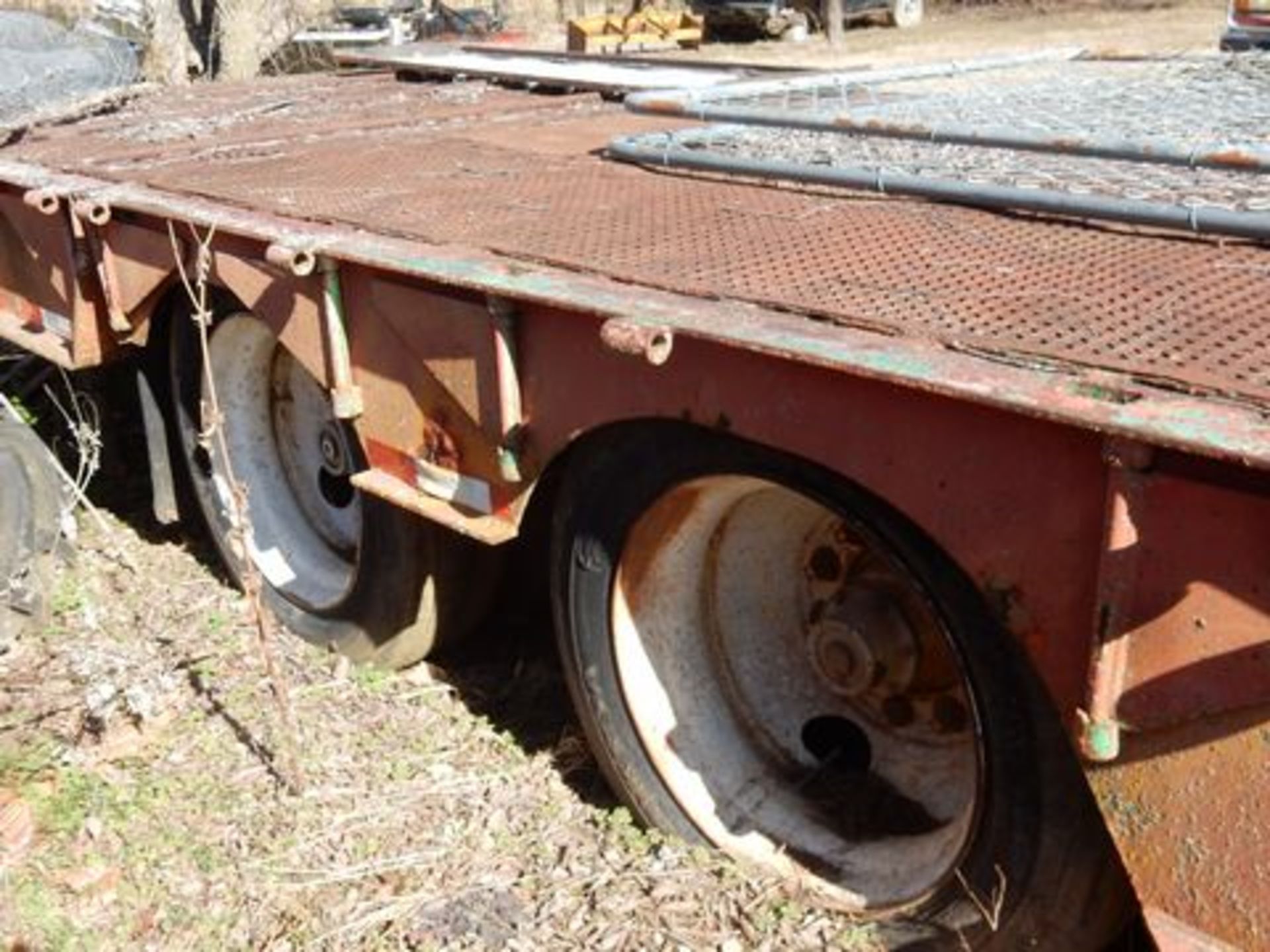 TRAIL KING DUAL TANDEM AXLE DROP DECK TRAILER - Image 8 of 8