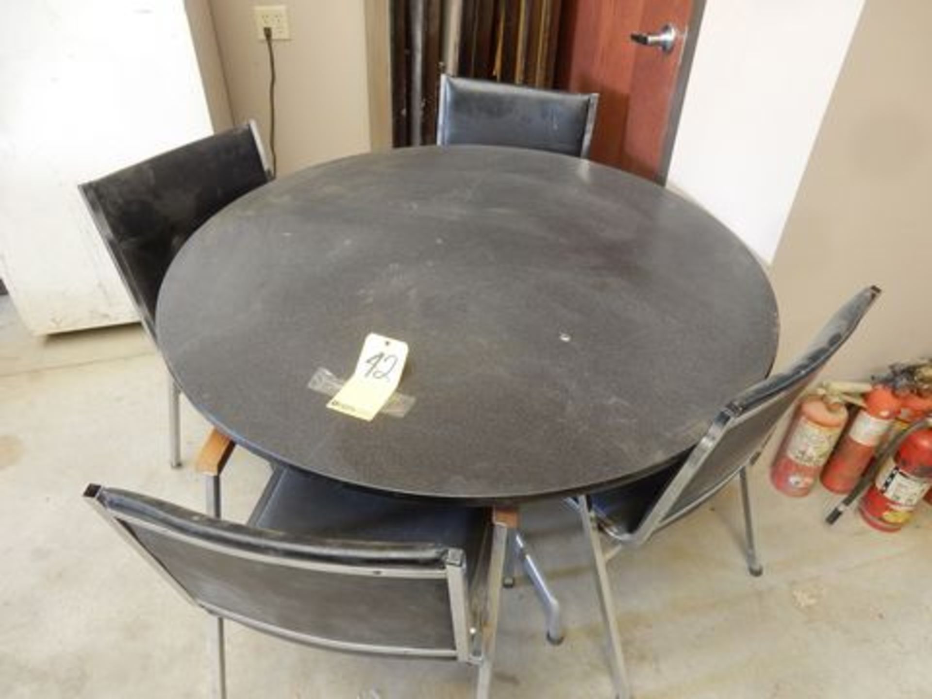 48" DIA. FORMICA TOP TABLE W/(4) PADDED CHAIRS