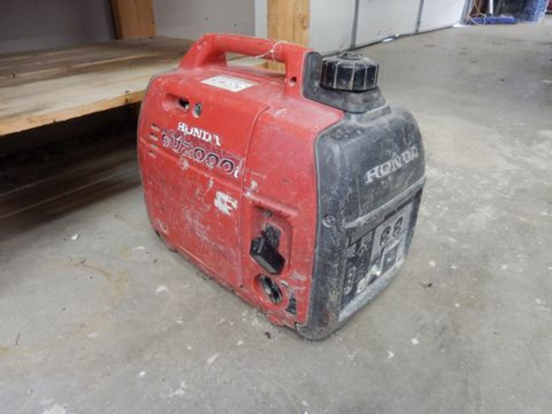 HONDA PORT. GENERATOR, M# EU2000 (STARTS/RUNS) - Image 2 of 2